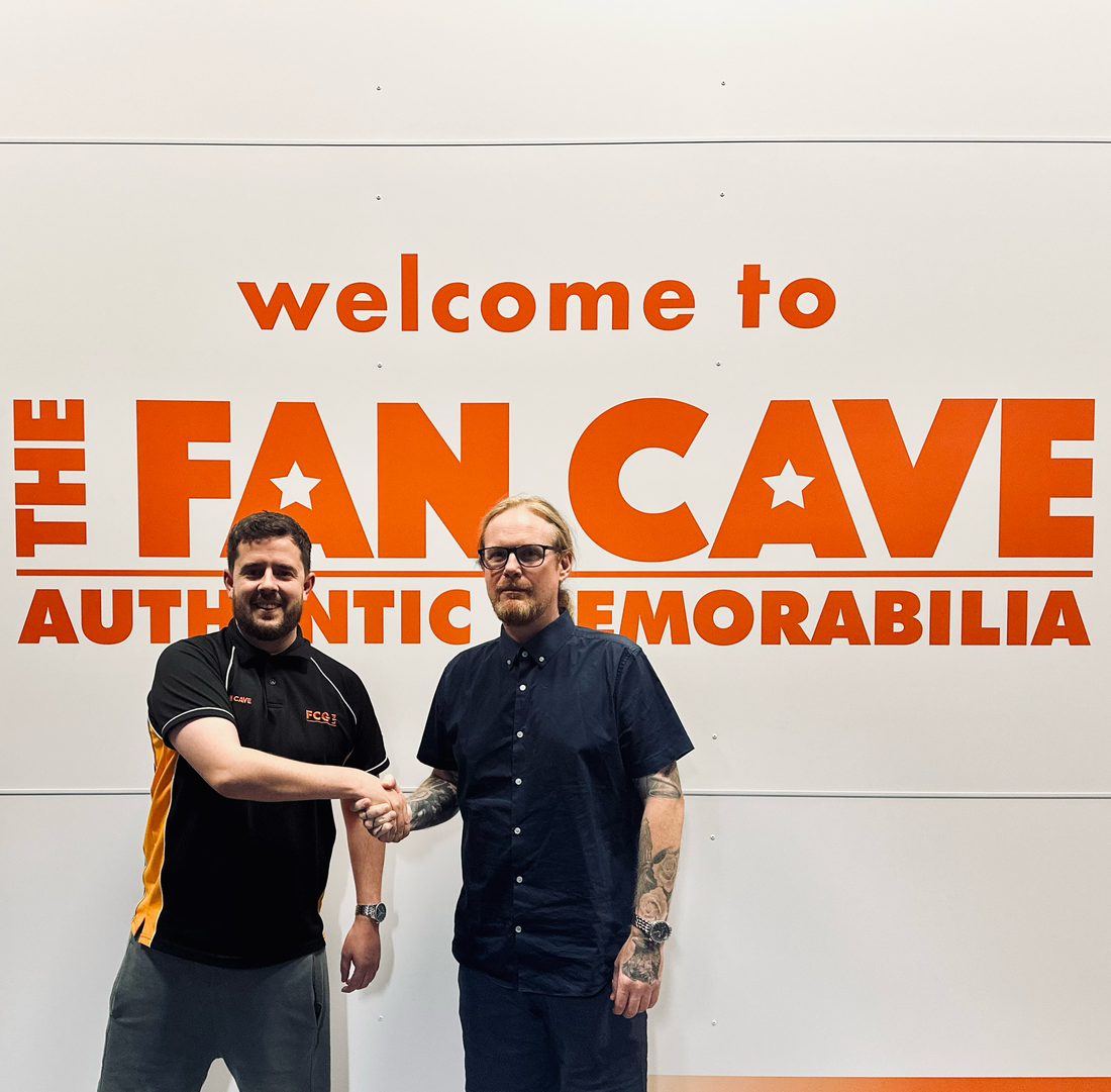 The Fan Cave Memorabilia Acquires In-Person-AutographsUK, Expanding Its Entertainment Memorabilia to New Heights.