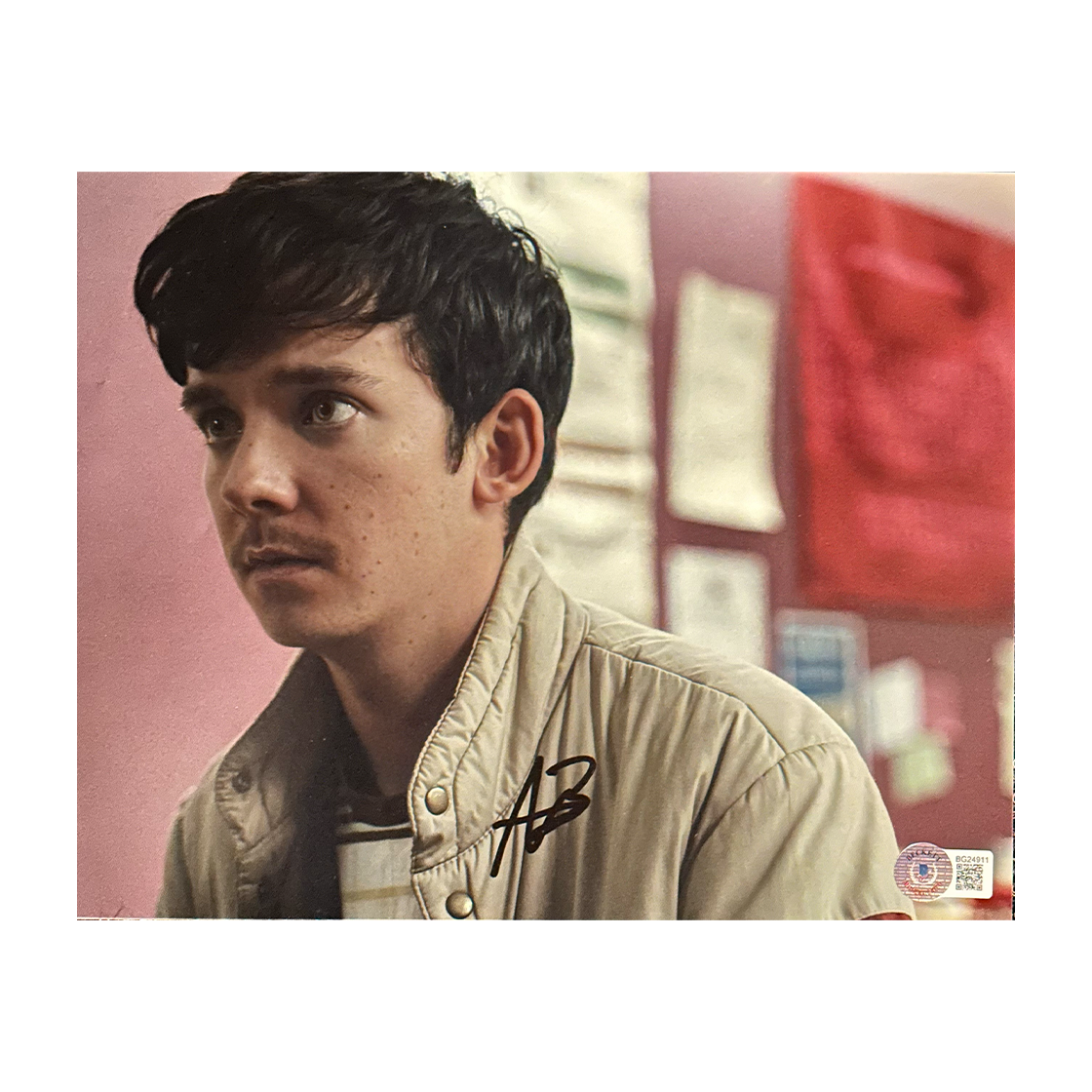 Asa Butterfield Signed Sex Education 10x8 Image 1 (Beckett)