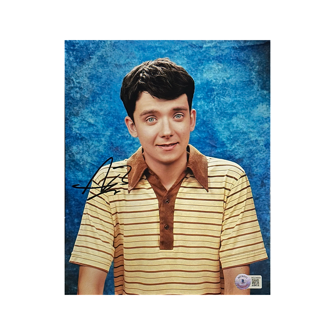 Asa Butterfield Signed Sex Education 10x8 Image 2 (Beckett)