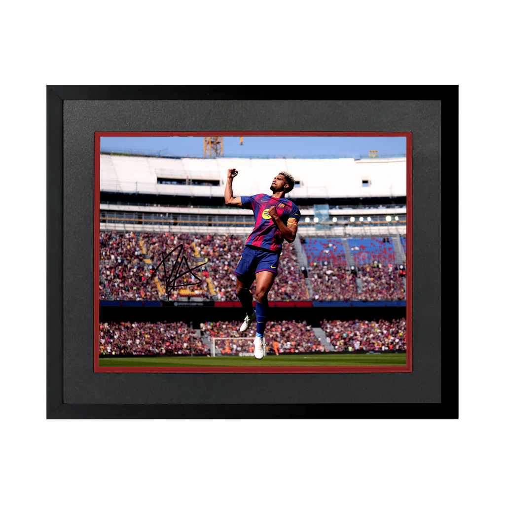 Ronald Araújo Signed Barcelona Image Deluxe Mount Frame