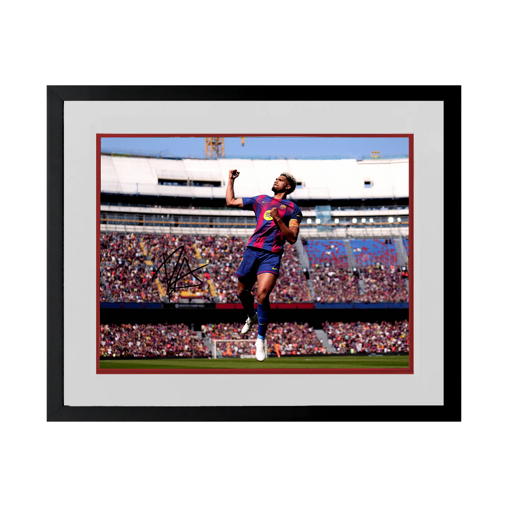 Ronald Araújo Signed Barcelona Image Deluxe Mount Frame