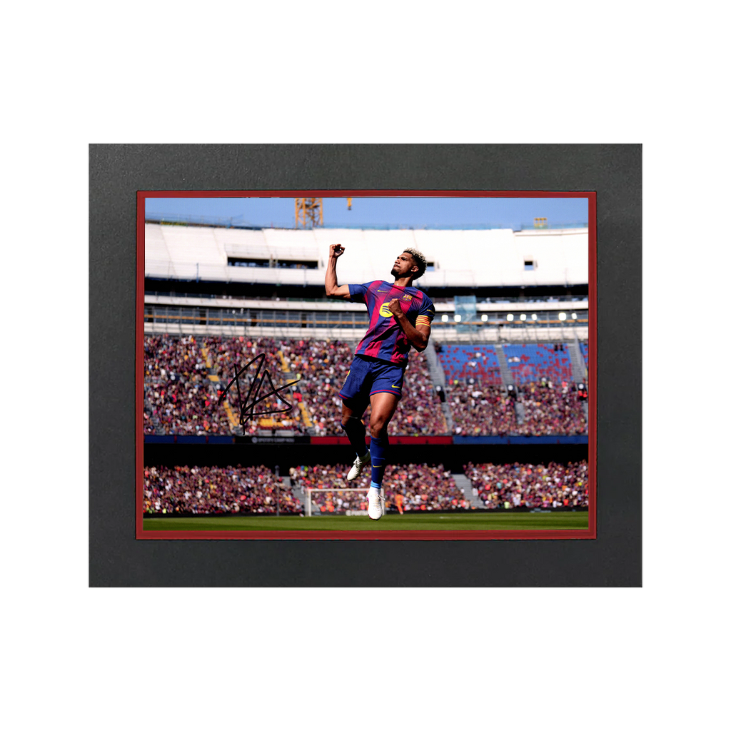 Ronald Araújo Signed Barcelona Image Deluxe Mount