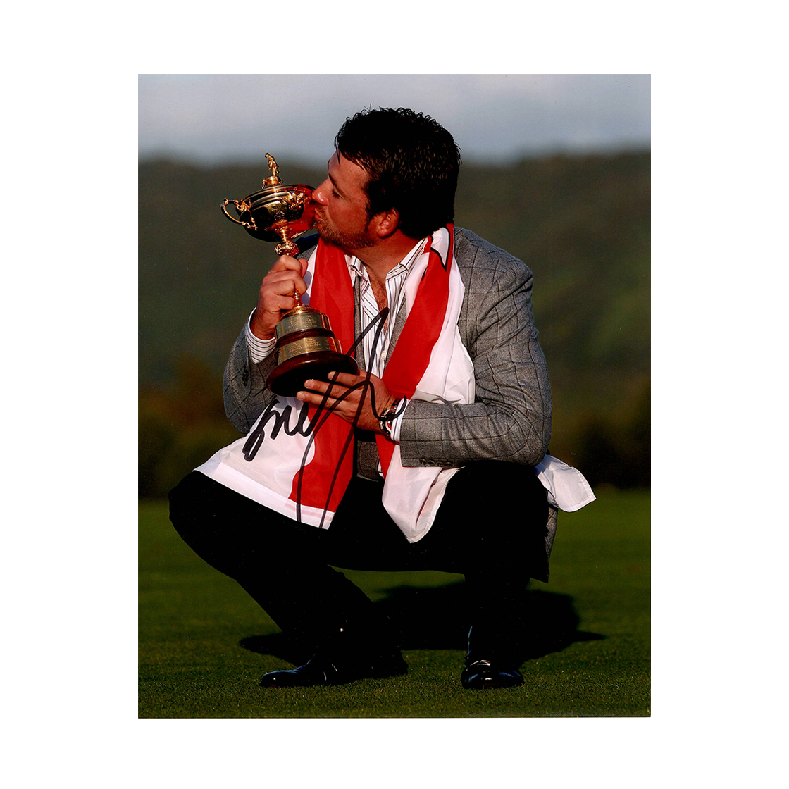 Graeme McDowell Signed 10x8 Photo