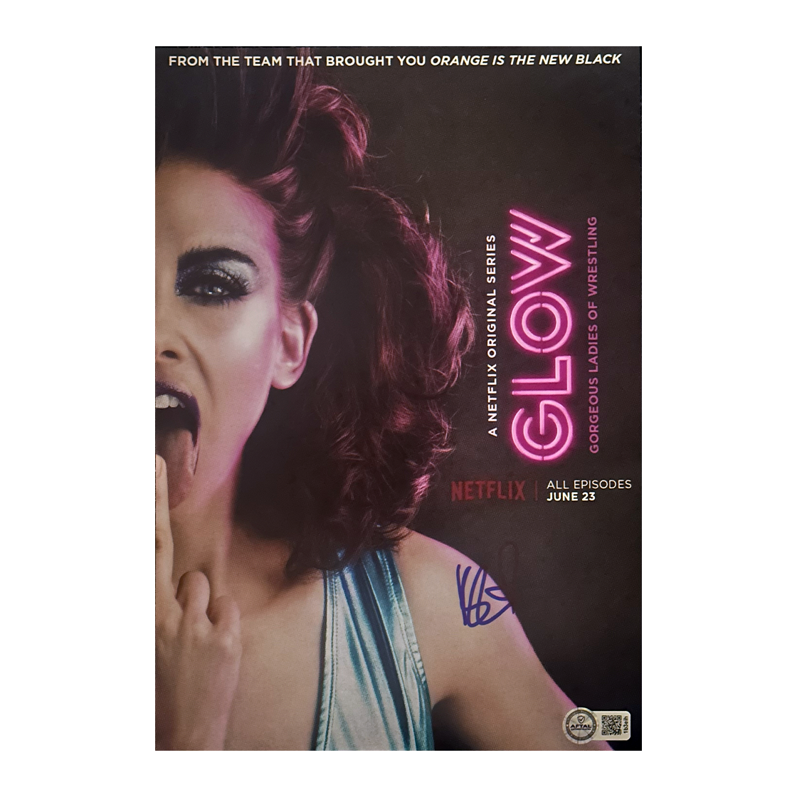 Kate Nash Signed Glow 10x8 Image (AFTAL Authenticated)