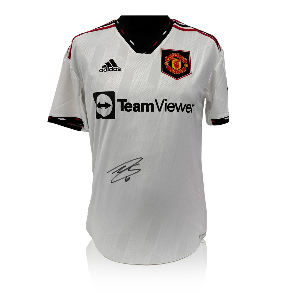 Auction: Lisandro Martínez Front Signed Manchester United Away Shirt