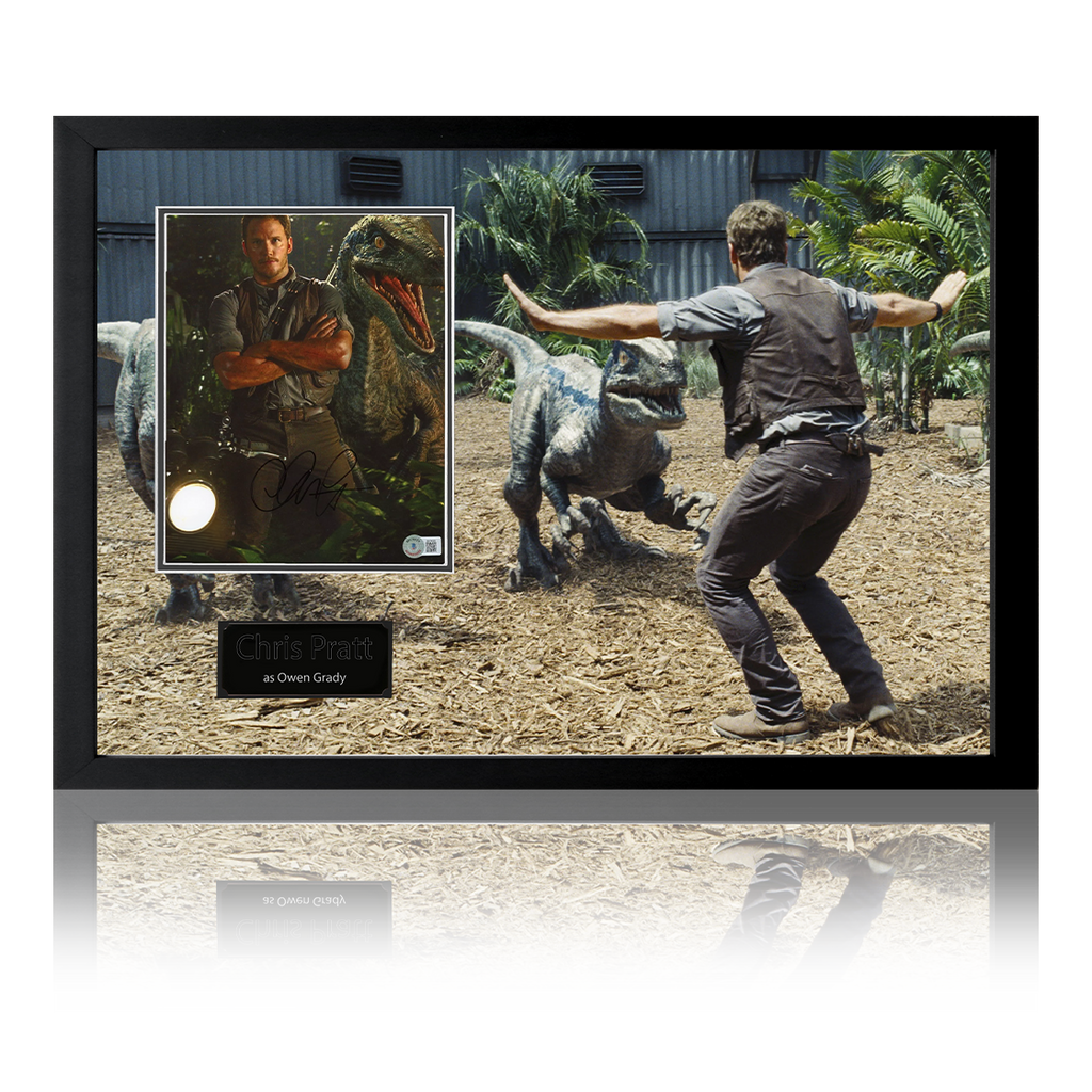 Chris Pratt Signed Jurassic World Image Iconic Frame (Beckett)