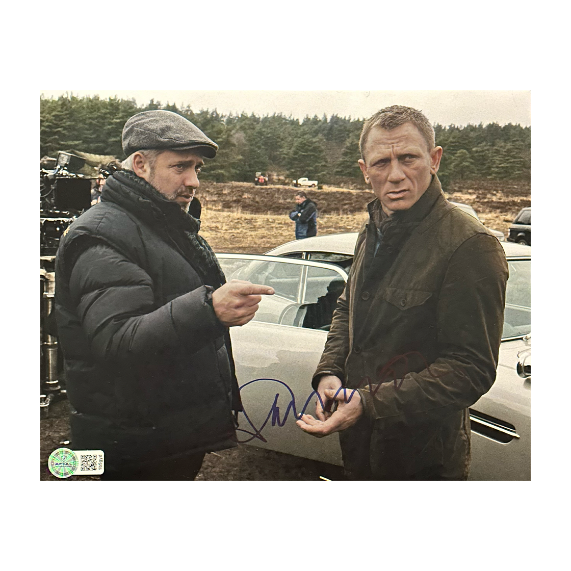 Sam Mendes Signed 10x8 Image 2 (AFTAL Authenticated)