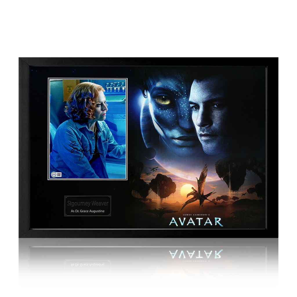Sigourney Weaver Signed Avatar Image Iconic Frame (AFTAL Authentication)