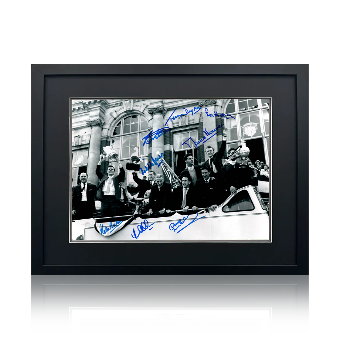 Tottenham Hotspur 1961 Squad Signed By 8 Image 2 Compact Frame