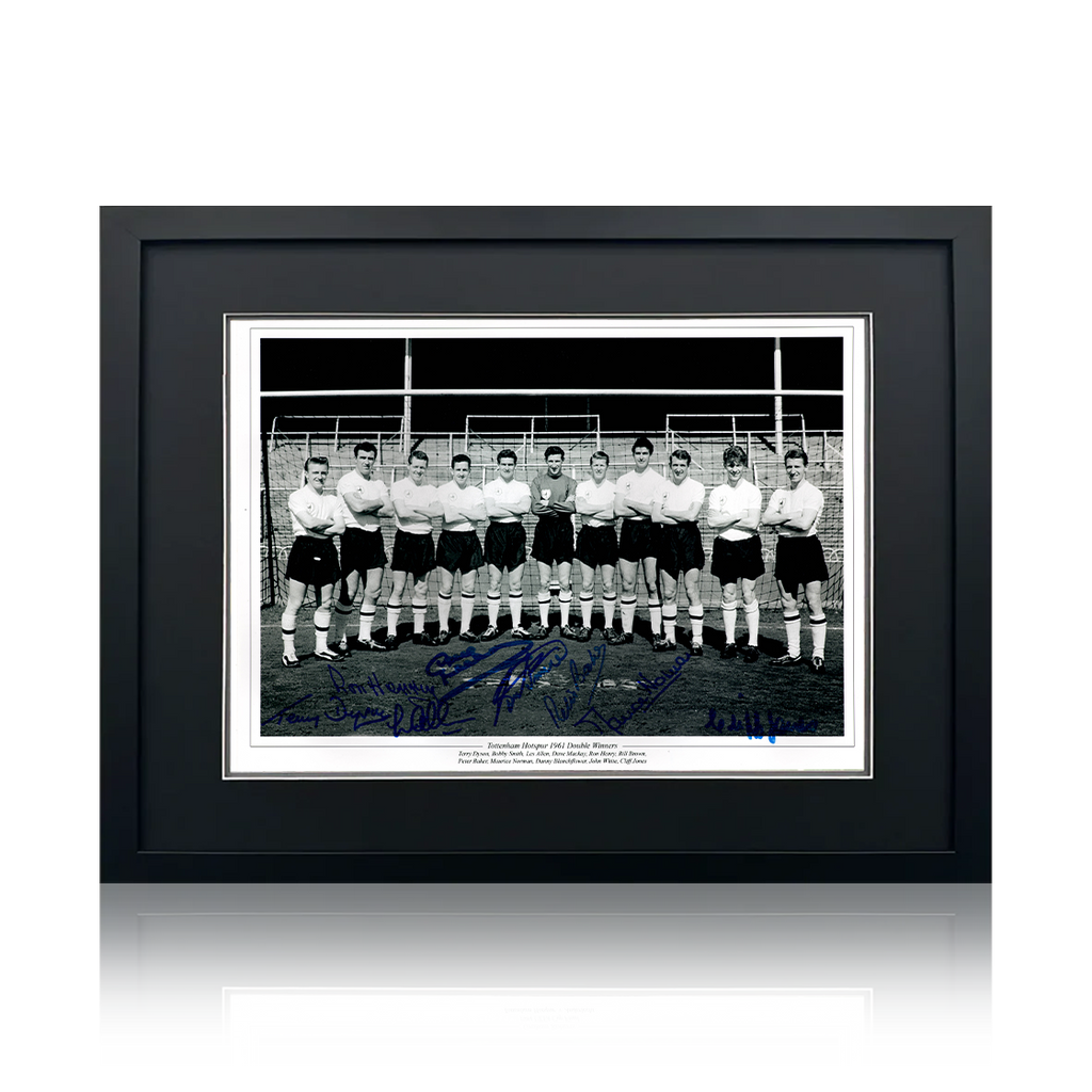 Tottenham Hotspur 1961 Squad Signed By 8 Image 4 Deluxe Mount Frame