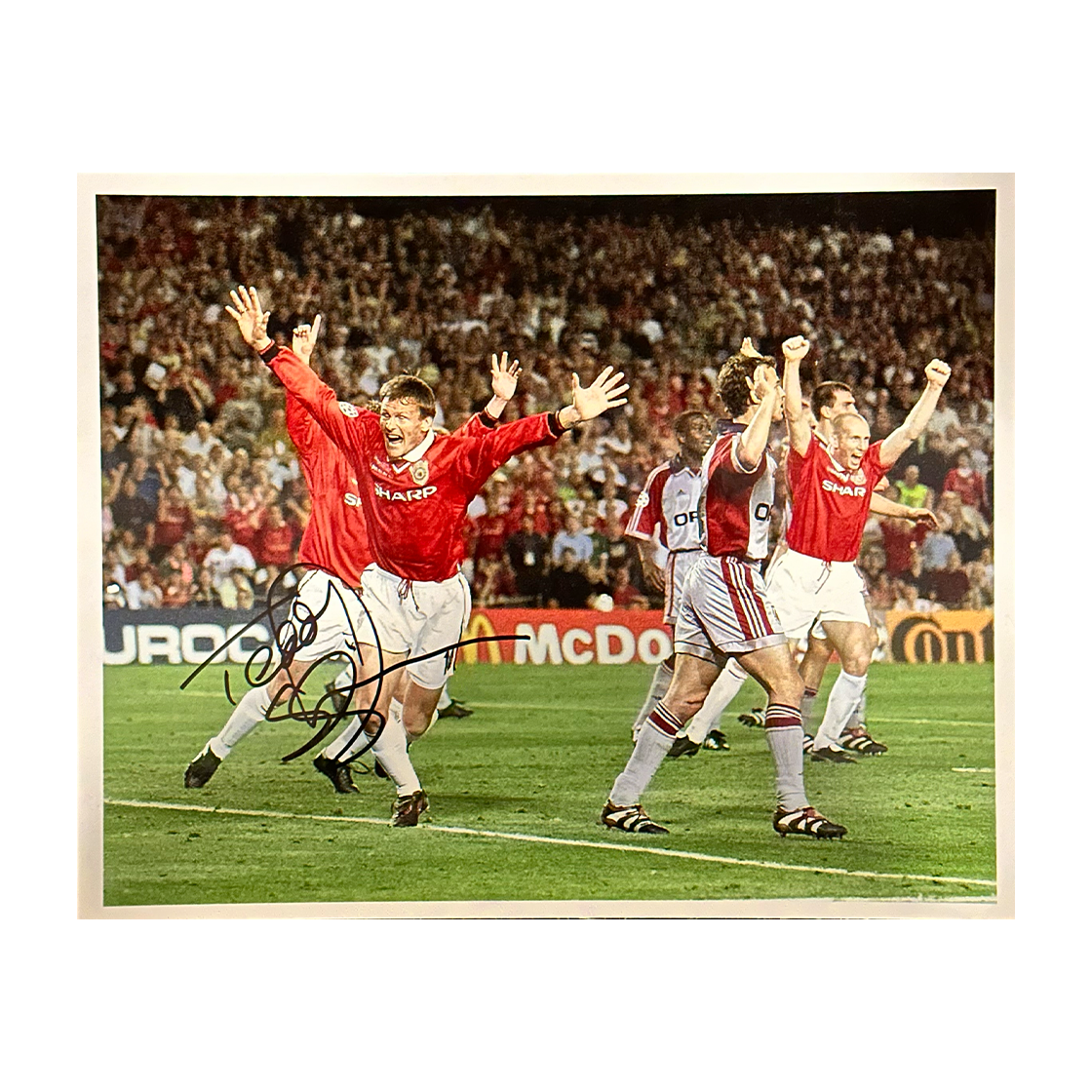 Teddy Sheringham Signed Manchester United 10x8 Photo 2
