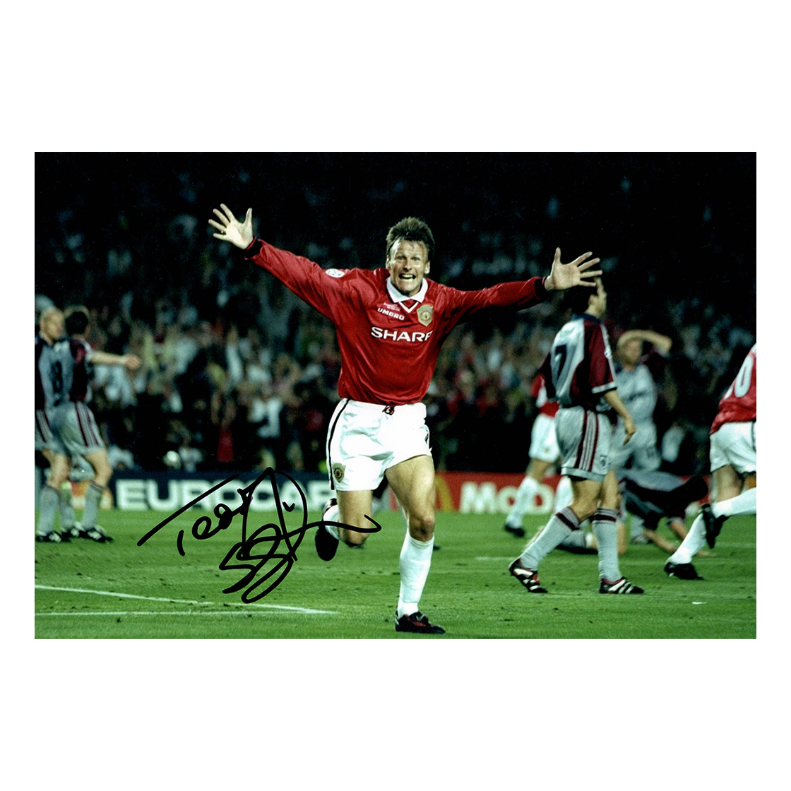 Teddy Sheringham Signed 12x8 Image