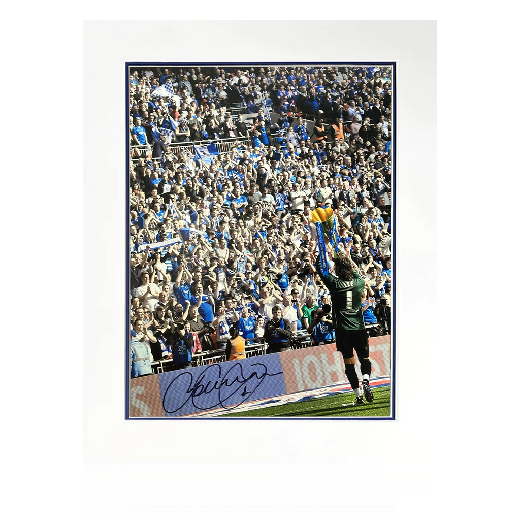 Tommy Lee Signed Chesterfield Mount