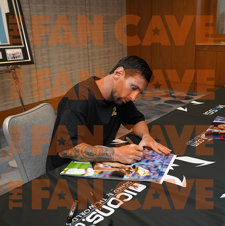 Lionel Messi Signed Image Deluxe Mount Frame