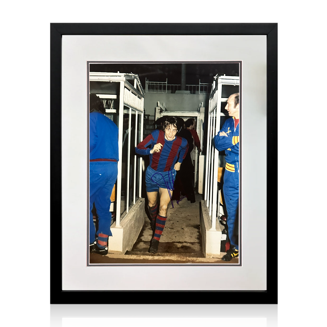 Johan Cruyff Signed FC Barcelona Photo Deluxe Mount Frame (AFTAL Authentication)