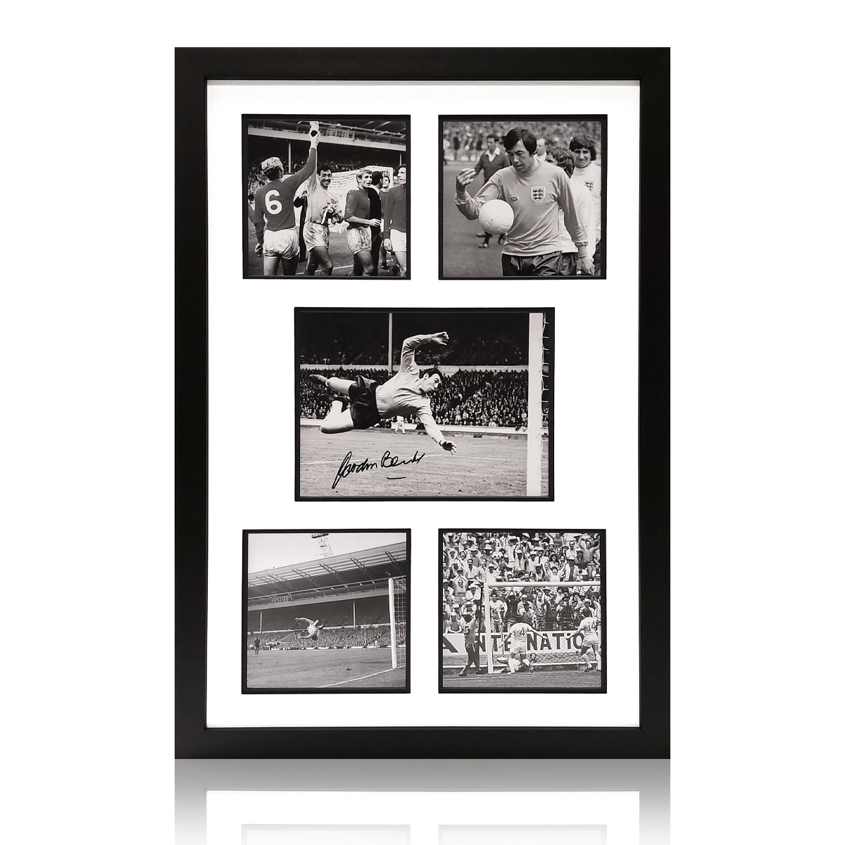 Gordon Banks Signed England Goalkeeper Iconic Frame