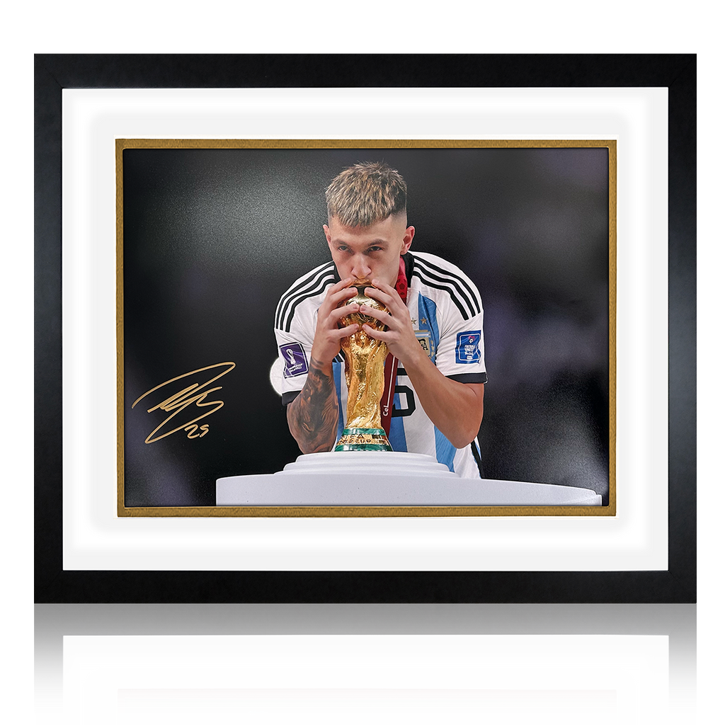 Lisandro Martínez Signed Argentina Deluxe Mount Frame